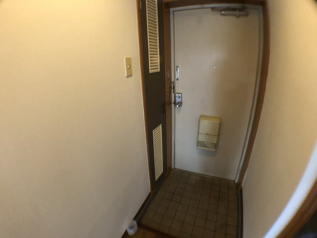 アーバン208の玄関