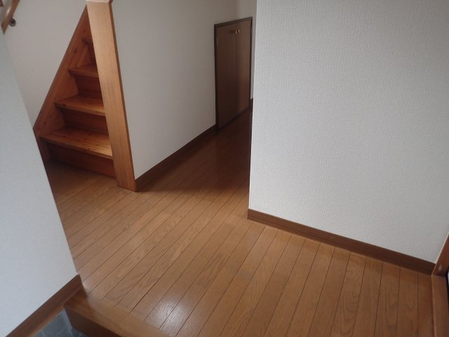 知多市八幡字東水代の一戸建ての玄関