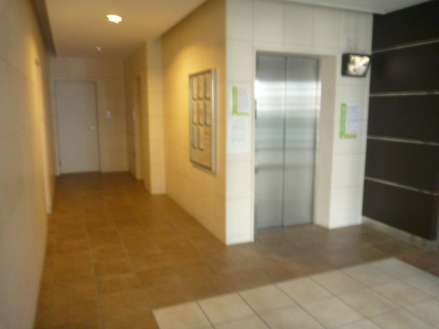 スクリブコート天神南　BRAVI不動産のロビー|【スクリブコート天神南】ゆとりのあるロビーです