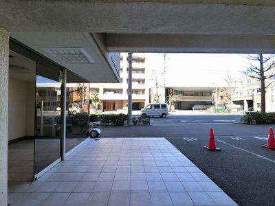 【エントランス】 | セブンスターマンション大師南 | 京急大師線「川崎大師」駅徒歩17分、JR各線「川崎」駅バス12分「池藤橋」停歩1分。