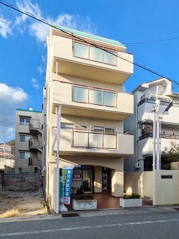 ニューライフ岡本の外観
