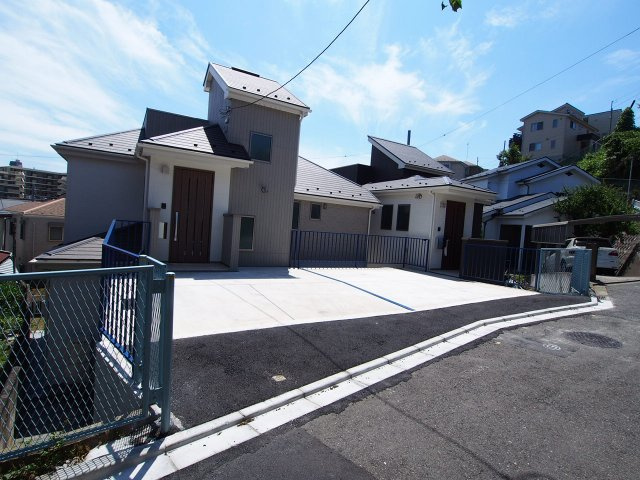 保土ヶ谷区法泉１丁目全２棟新築戸建ての外観