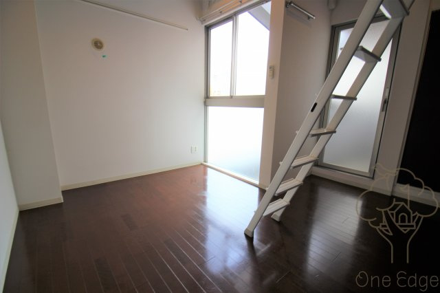 W.O.B.FUKUSIMAの寝室