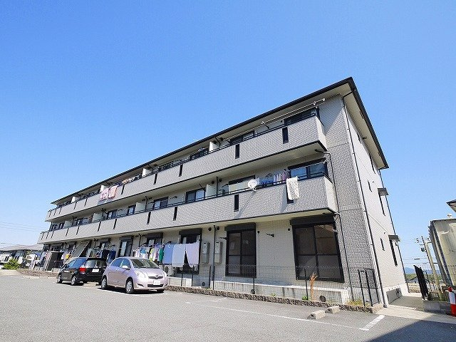 ウイングス梅美台の外観|建物外観を気になさる方へ、見た目の良い物件です