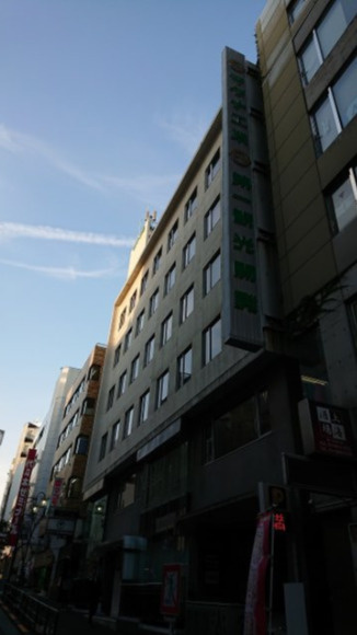 マグナ工業ビルの駐車場