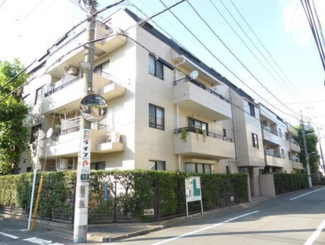 【外観】 | 最上階・二面バルコニーにつき開放感有り。上階からの生活音がなく戸建て感覚を味わう事が出来ます♪