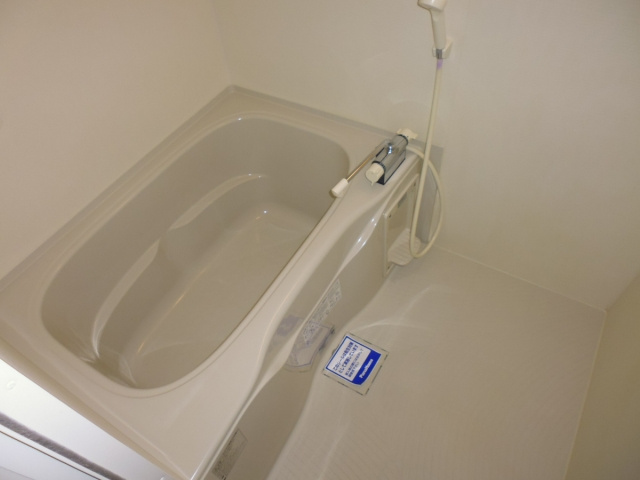 アクイラ伊川谷の浴室