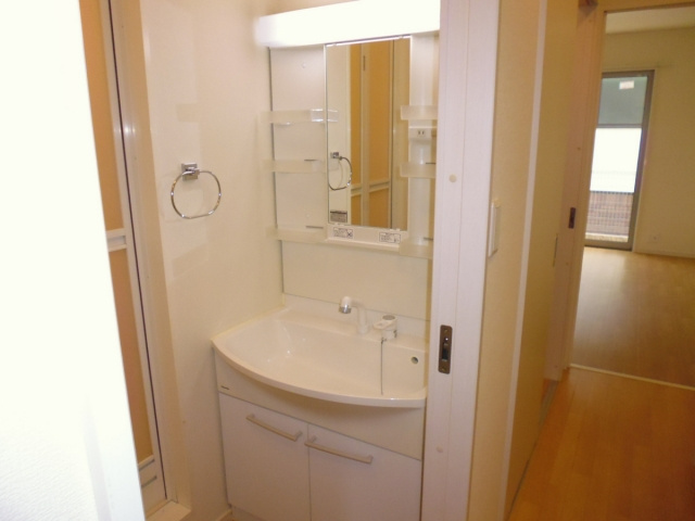 アクイラ伊川谷の洗面所