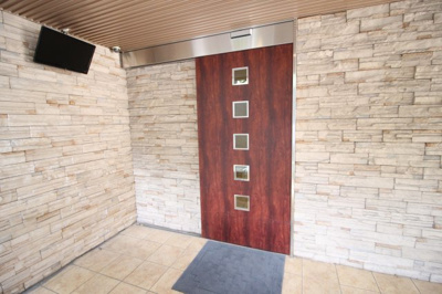 【エントランス】 | 最上階のオーナーズルーム☆大型犬・猫も飼育可能です♪