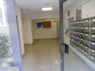 【エントランス】 | 管理人も在中され管理の行き届いたエントランス