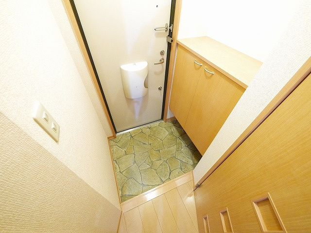 グランシャリオ（八条）の玄関|落ち着いた玄関です