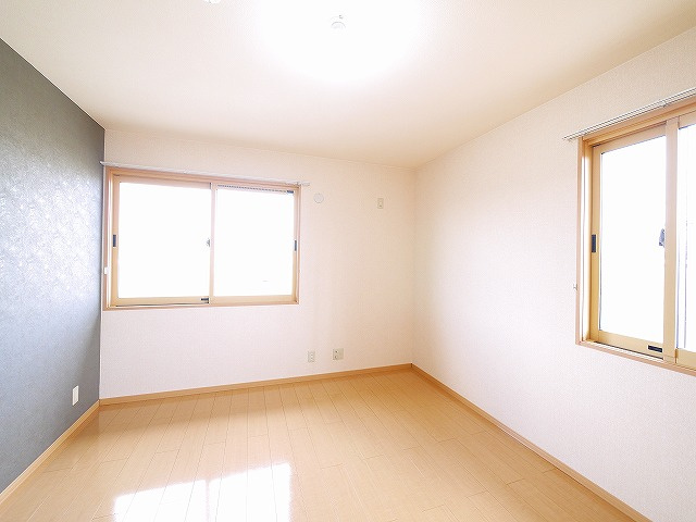 グランシャリオ（八条）の洋室|明るい洋室です