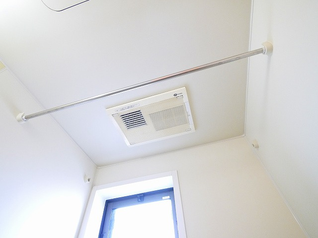 グランシャリオ（八条）の設備|浴室乾燥機があれば雨の日も洗濯物が乾かせます。