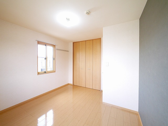 グランシャリオ（八条）の洋室|明るい洋室です