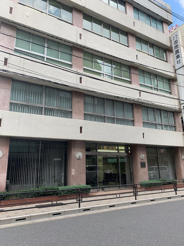産経ビルの外観