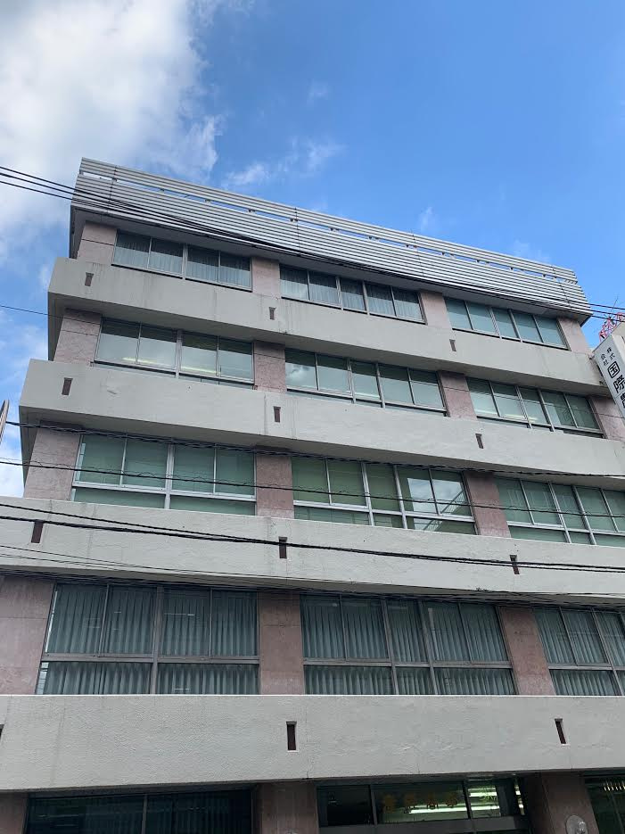 産経ビルの外観