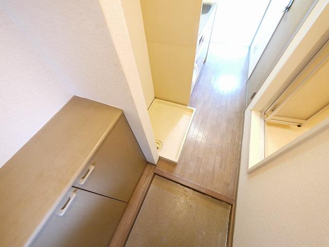 メゾン・ド・スリシエCの玄関|収納もある玄関です