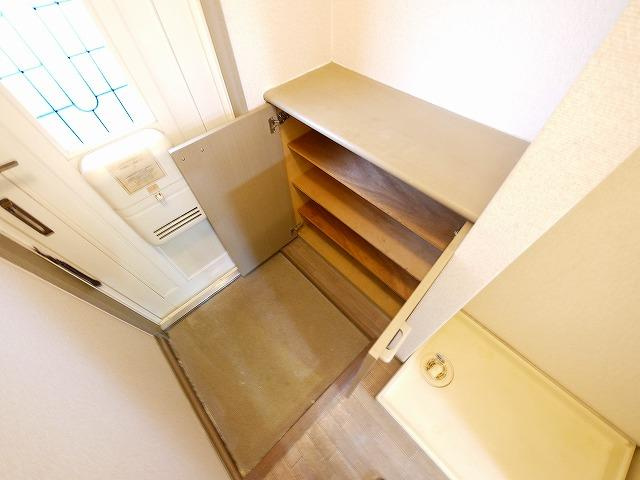 メゾン・ド・スリシエCの玄関|ゆったりとした玄関です