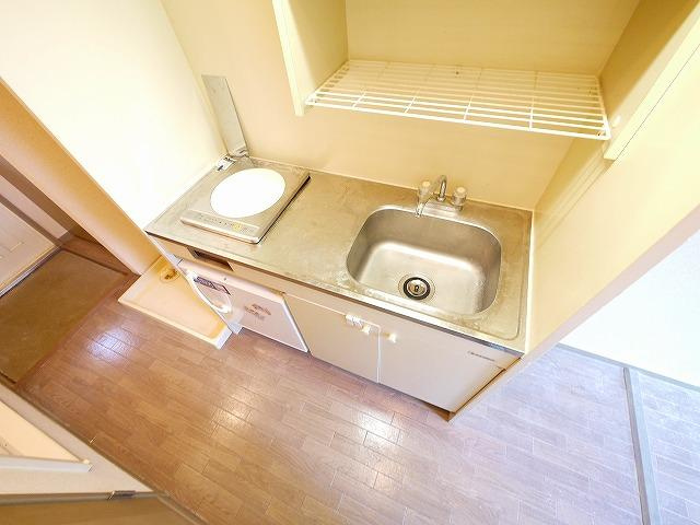 メゾン・ド・スリシエCのキッチン|コンパクトなキッチンで掃除もラクラク