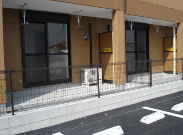 フラワーハウスの庭|お庭の付いた物件です