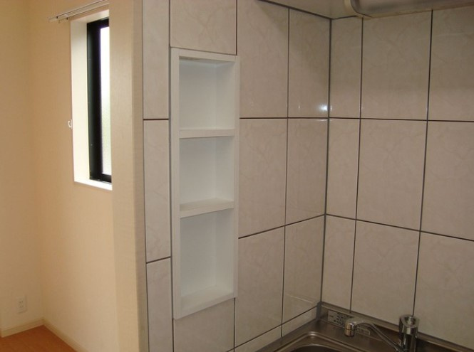 フラワーハウスの内装|キッチン・調味料棚