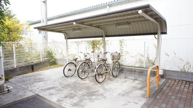 【その他共用部分】 | コンフォース | 共有の自転車置き場