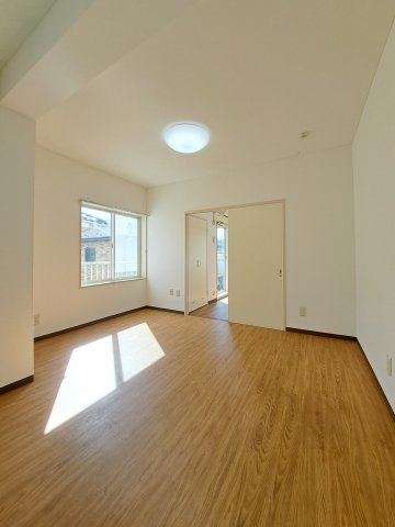 【居間・リビング】 | ファミーユ船橋 | きれいな内装のリビングです