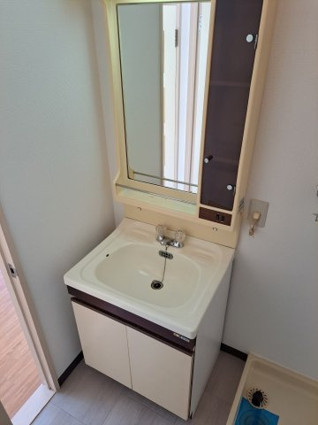 【洗面所】 | ファミーユ船橋 | 生活に欠かせない独立洗面台です