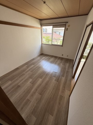 【寝室】 | ハイツアザレア | 明るいお部屋でゆったりお過ごしいただけます