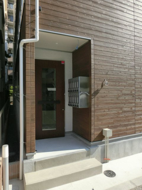 リブリ・グラーデ塚本のエントランス