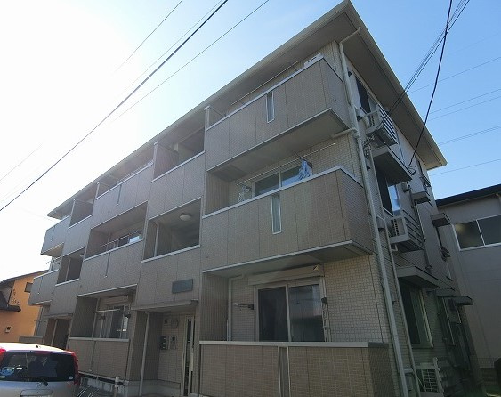 【外観】 | サニープレイス | 南武線「久地」駅まで徒9分！便利な立地の3階建てアパートです♪通勤通学はもちろん、お買い物やお出かけにもGood☆