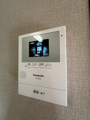 【セキュリティ】 | ホワイトベルB | 防犯対策に有効なカメラ付きインターホン！録画機能が付いているので留守中の訪問者まで確認できます♪