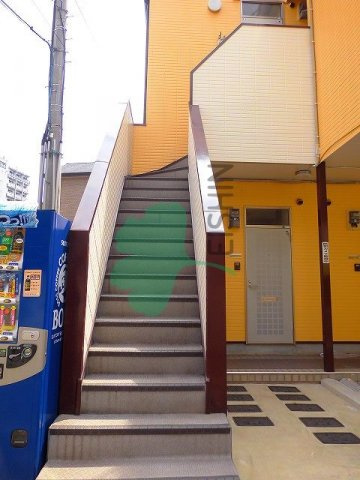 アルファ博多駅東のエントランス