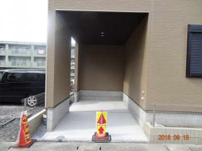 【駐車場】 | さいたま市緑区東浦和2丁目　駅徒歩9分南東角地の新築分譲住宅全1棟 | 駐車スペースもあります