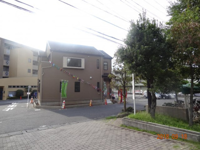 【前面道路含む現地写真】 | さいたま市緑区東浦和2丁目　駅徒歩9分南東角地の新築分譲住宅全1棟 | 前面道路含む現地写真です