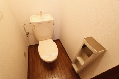 【トイレ】 | グローリータウンＢ | 清潔感のあるトイレです