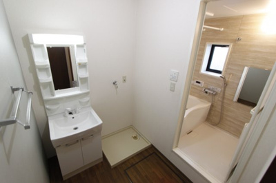 【洗面所】 | グローリータウンＢ | 脱衣スペースもあります