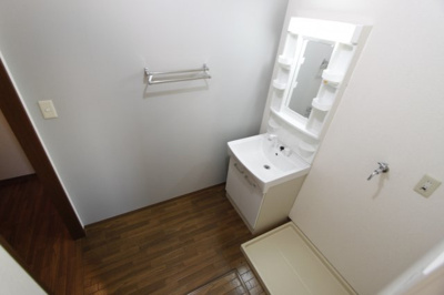 【洗面所】 | グローリータウンＢ | 広い洗面スペース