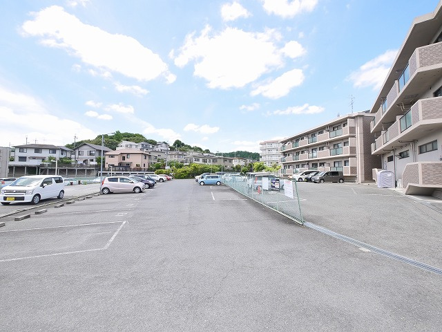 ツインコート帝塚山の駐車場|駐車場です