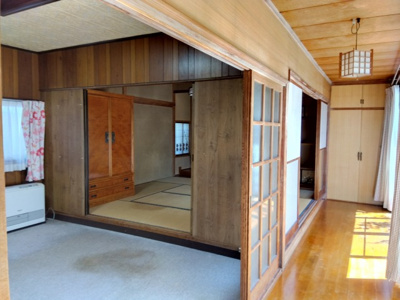 【洋室】 | 赤羽１丁目貸家（４） | 1階　洋室9帖と和室8帖