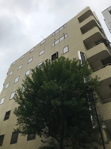 駿河台スカイビルの外観