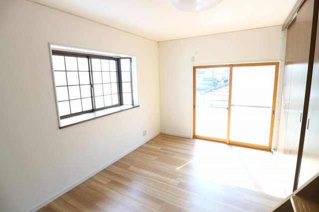 萩山町１丁目貸家の寝室|２Ｆ洋室　約８帖