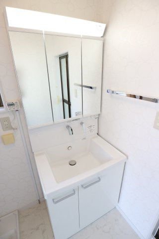 萩山町１丁目貸家の独立洗面台|洗面化粧台交換