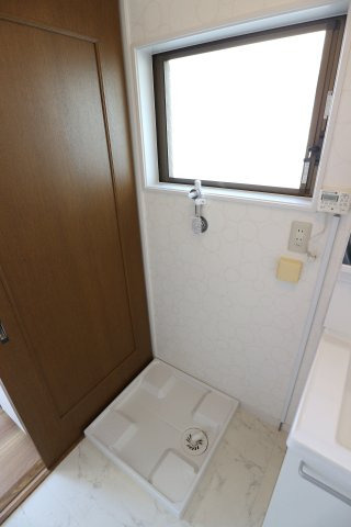 萩山町１丁目貸家の設備|室内洗濯機置場
