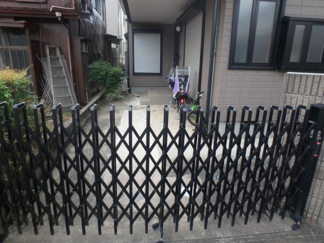 鶴ヶ島市大字鶴ヶ丘のアパートの駐車場