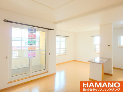 【居間・リビング】 | ペアハウスヒロセＦ | ゆったりとしたリビングです