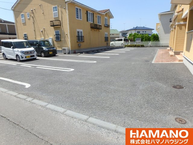 ペアハウスヒロセＧの駐車場|駐車場があるので、車を買う予定の方も安心です