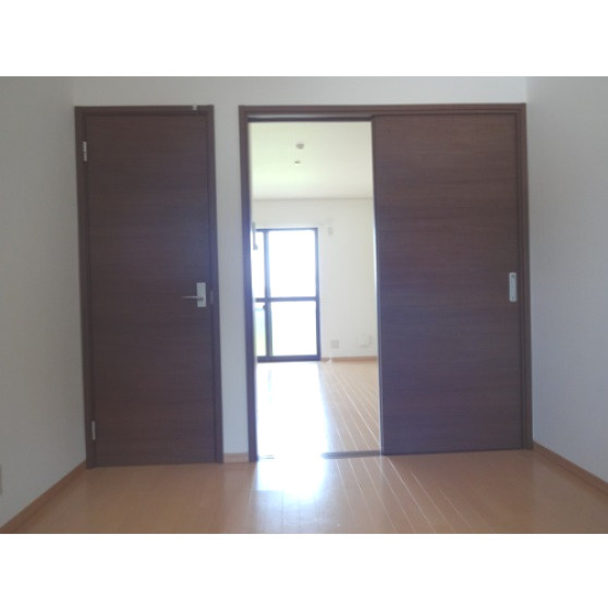 クレール新治　Ａの洋室|きれいな洋室です