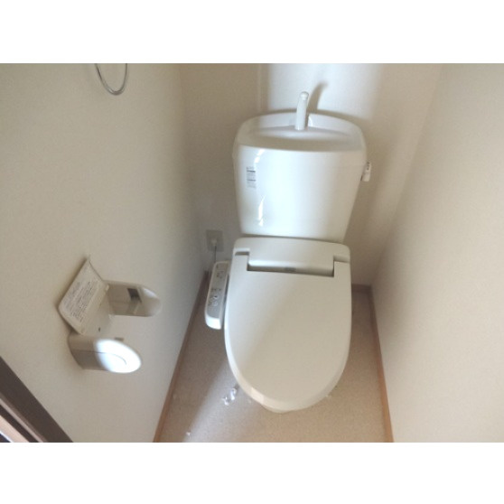 クレール新治　Ａのトイレ|清潔感のあるトイレです