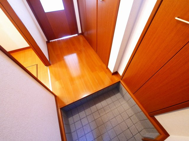 フリージア大安寺の玄関|きれいな玄関です